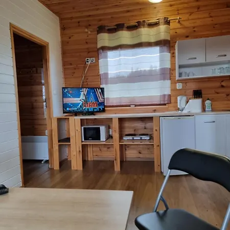 Letniskowe Przy Kasztanie Casa de Férias *